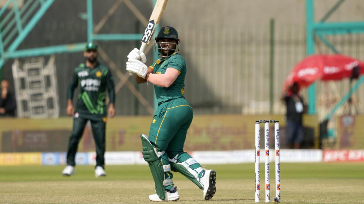 South Africa vs Pakistan Live Score, ODI Tri-Series: Bavuma falls for 82, Breetzke hits fifty against PAK